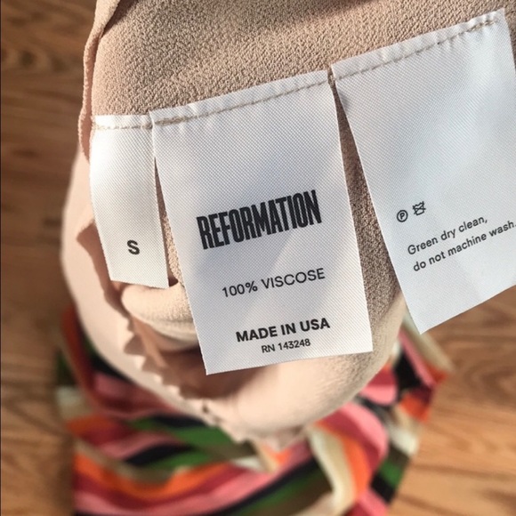 Reformation Tudor dress - Picture 5 of 9